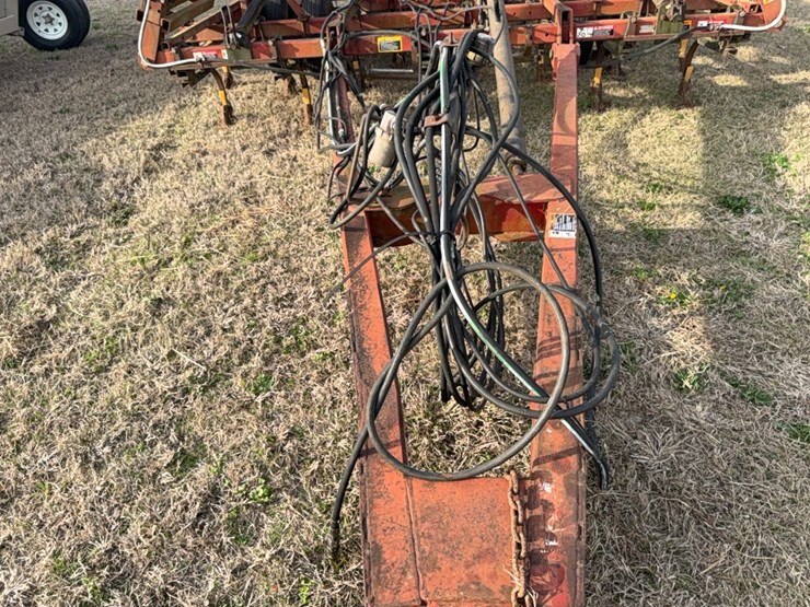 case-ih-tiger-mate-￼-field-cultivator-image-53