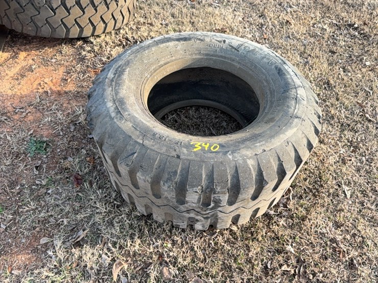 firestone-duplex-15–19.5-tire-image-3