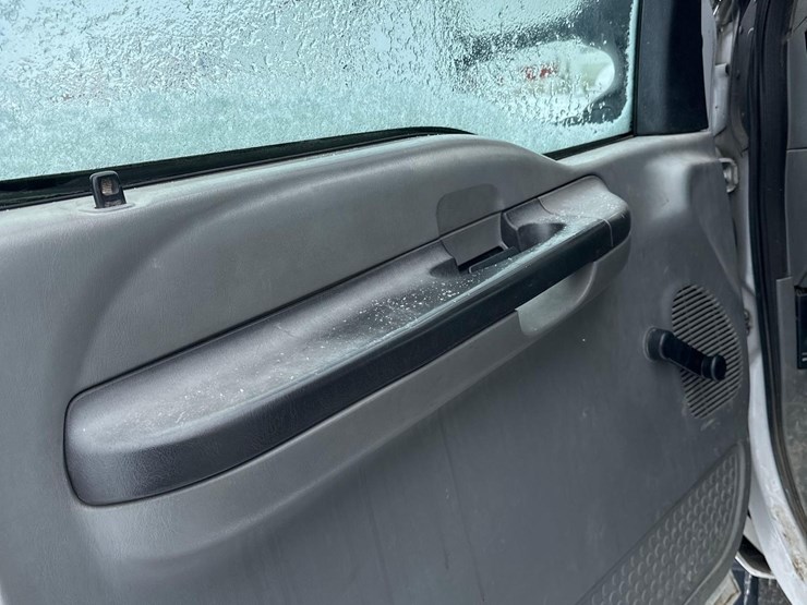 2734---(2006)-e-550-xl-superduty-bucket-truck-(vin#-1fdaf57p86eb82654)-image-5