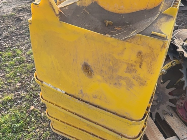 4-hoppers-(some-damage-as-is)-image-3