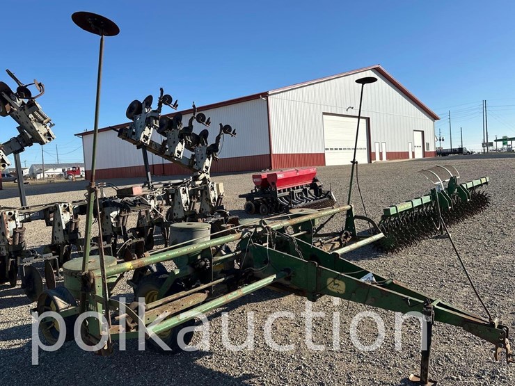 2623---john-deere-494a-4-row-planter-image-1