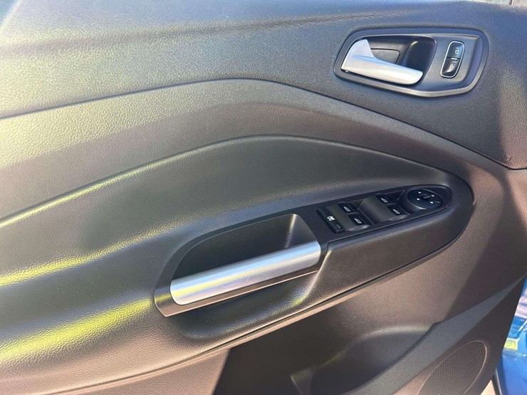 2017-ford-escape-image-10