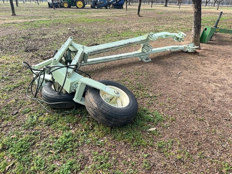 kmc---lift-assist-wheels-image-18