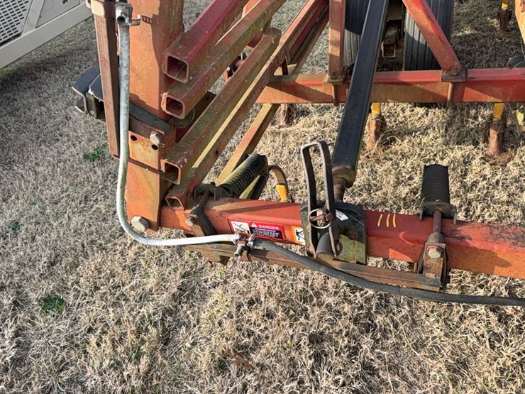 case-ih-tiger-mate-￼-field-cultivator-image-59