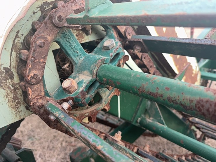 kmc-6-38-(6row-on-38”-only)-peanut-digger/inverter-image-39