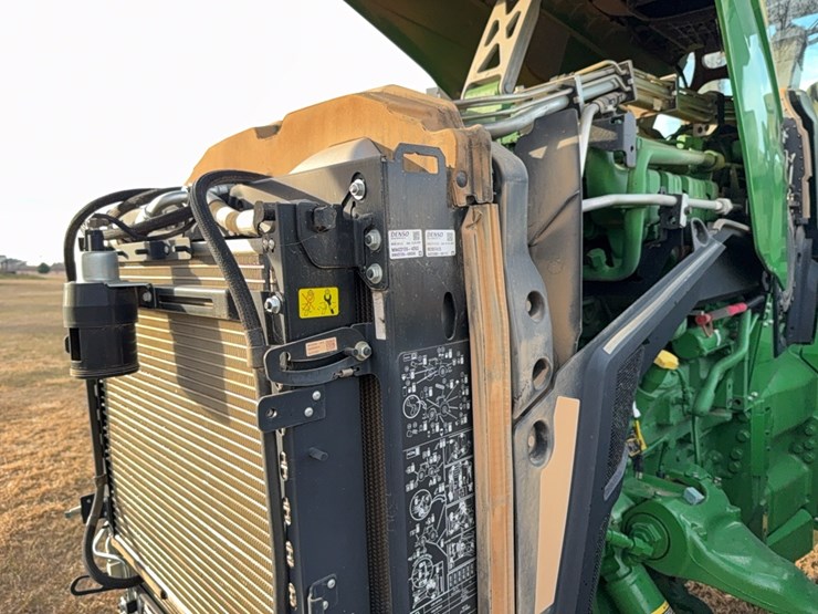 2022-john-deere-8r-410-image-45