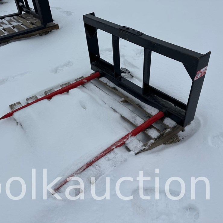 2683 - 2 PRONG BALE SPEAR