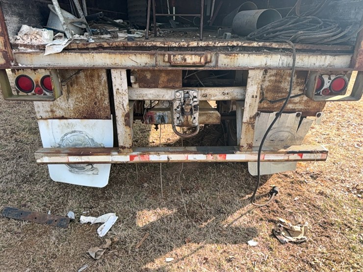 strick-trailer-image-19