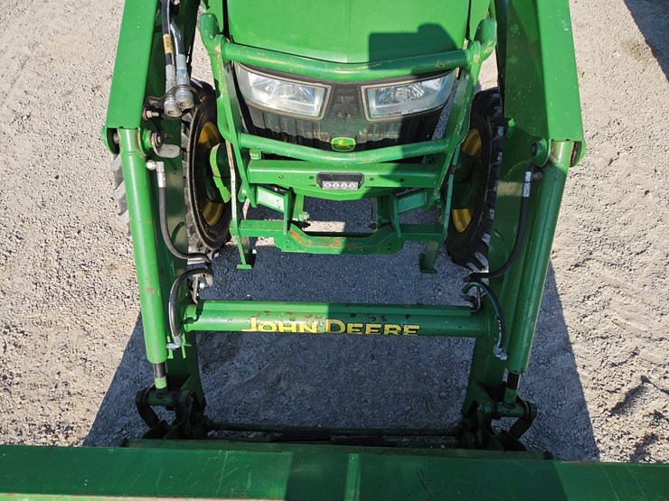 2014-john-deere-4044r-image-5