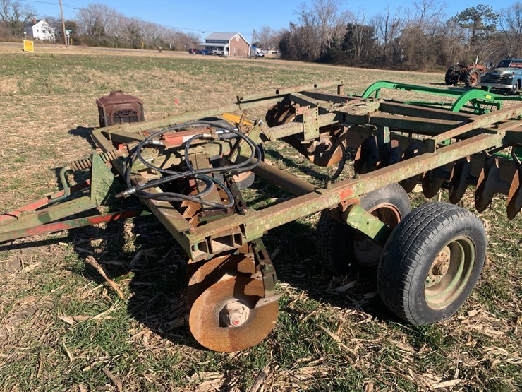 massey-ferguson-520-image-4