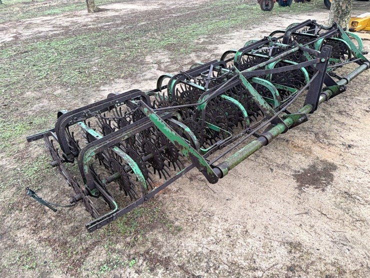john-deere-3pt.-4-section-rolling-pecker-hoe-approximately-12-ft.-image-3