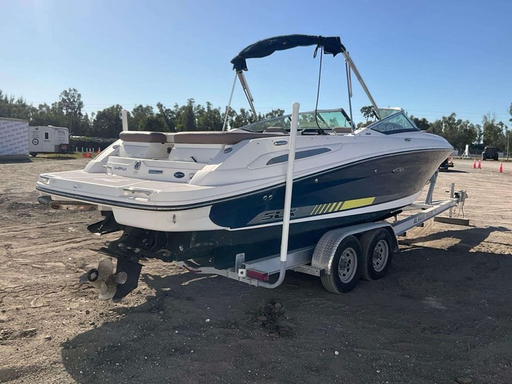 2014-sea-ray-250slx-bowrider-boat-with-t/a-boat-trailer-image-4