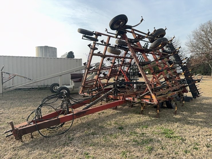 case-ih-tiger-mate-￼-field-cultivator-image-3