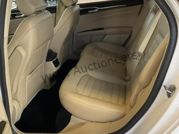 2016-ford-fusion-hybrid-sdn-image-25