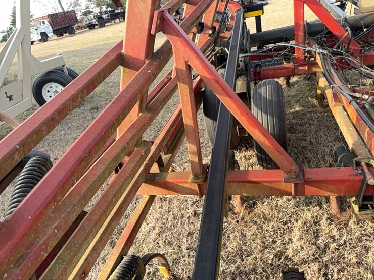 case-ih-tiger-mate-￼-field-cultivator-image-61