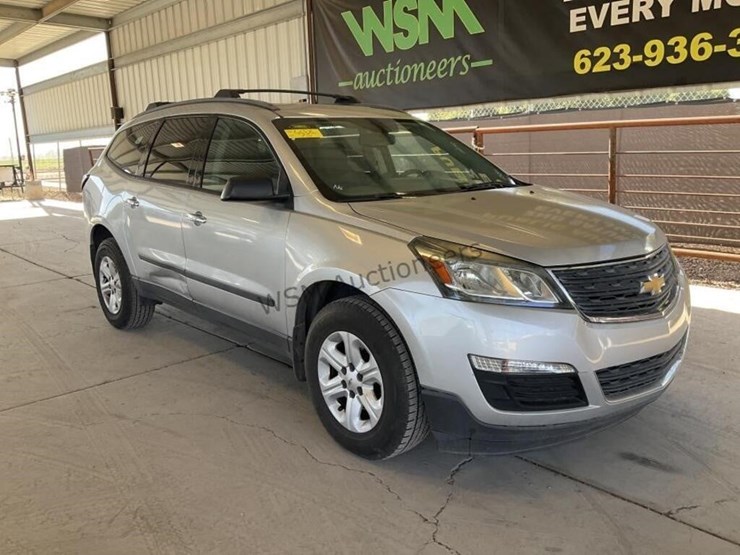 chevrolet-traverse-ls-image-2