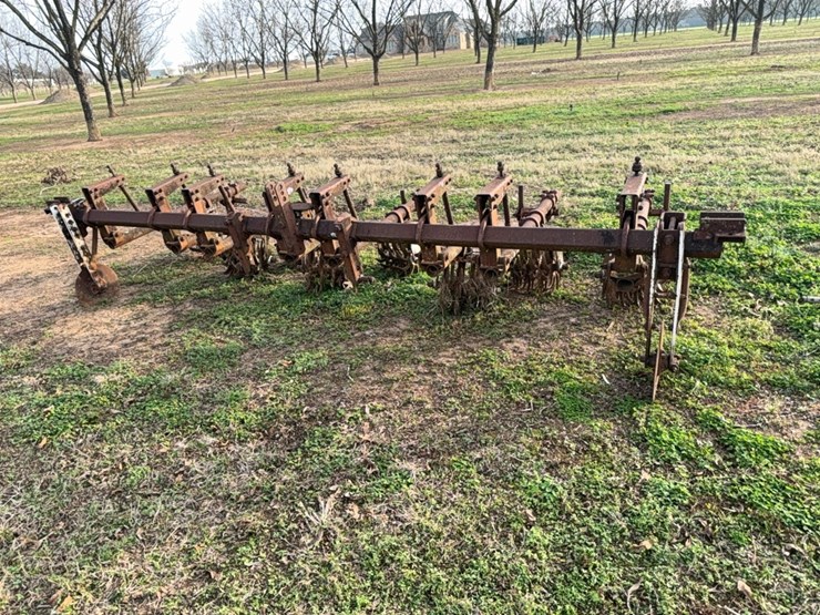lilliston-4-row-rolling-cultivator-on-38”-rows-image-28