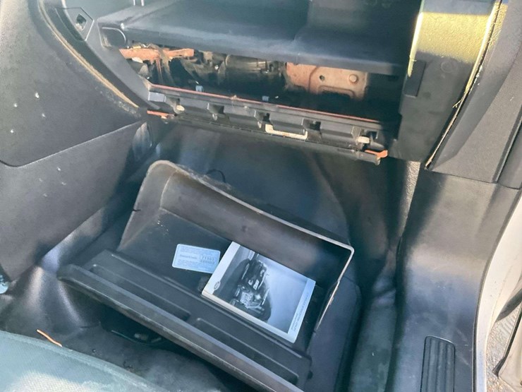 2016-ford-explorer-image-26