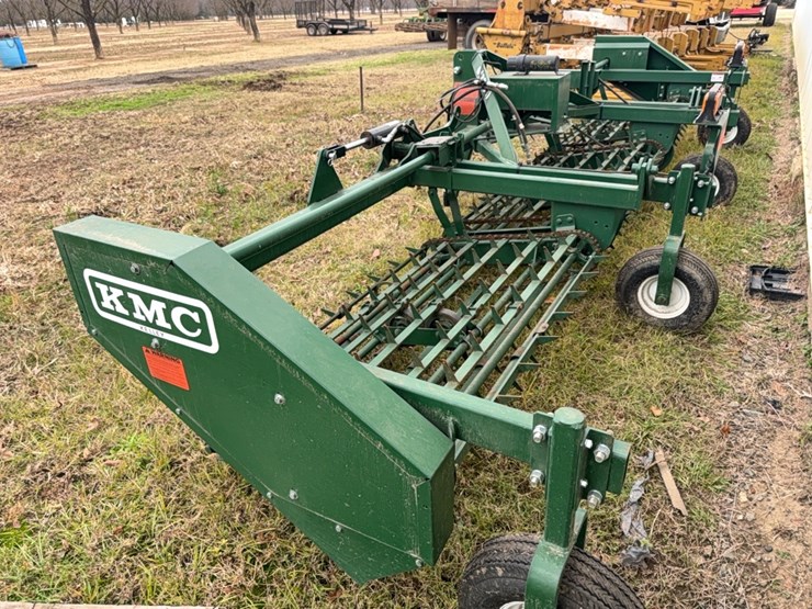 kmc-six-row-peanut-lifter/fluffer-￼-design-for-36–38-rows-image-18