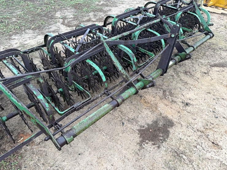 john-deere-3pt.-4-section-rolling-pecker-hoe-approximately-12-ft.-image-30
