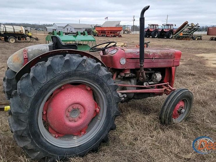 massey-ferguson-135-image-2