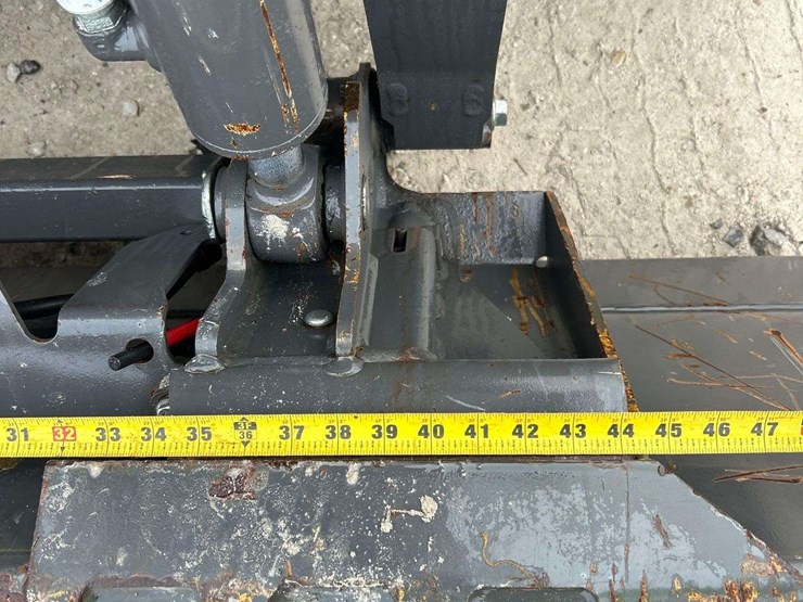 2023-new-holland-c327-image-28