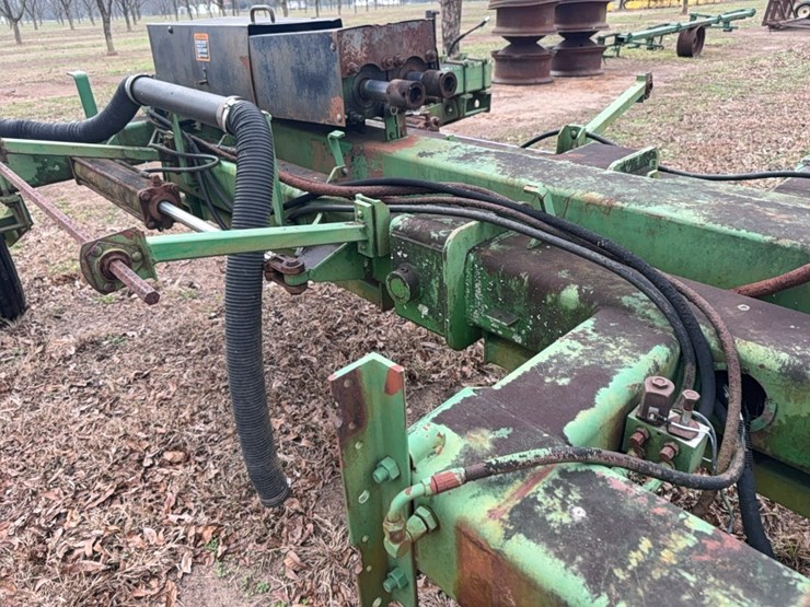 john-deere-7300-image-14