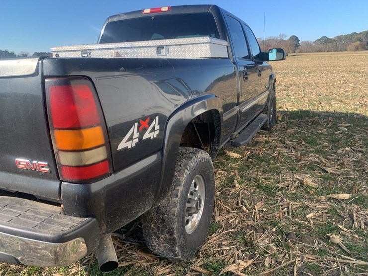 2005-gmc-sierra-2500hd-image-6