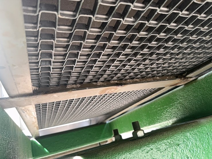 newton-crouch-spreader-cart-image-42