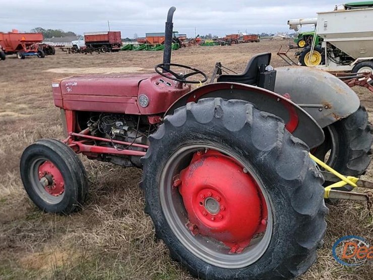 massey-ferguson-135-image-3