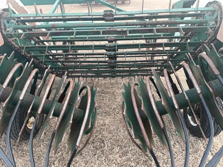 kmc-6-38-(6row-on-38”-only)-peanut-digger/inverter-image-15