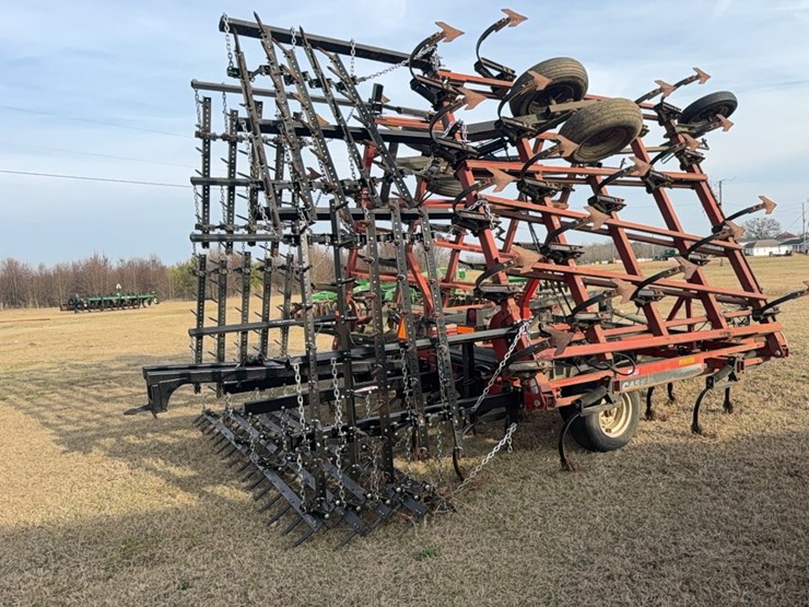 case-ih-tiger-mate-￼-field-cultivator-image-47