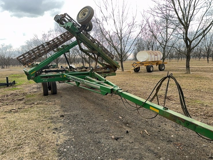 unverferth-rolling-harrow-image-1