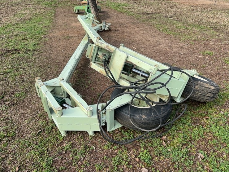 kmc---lift-assist-wheels-image-23