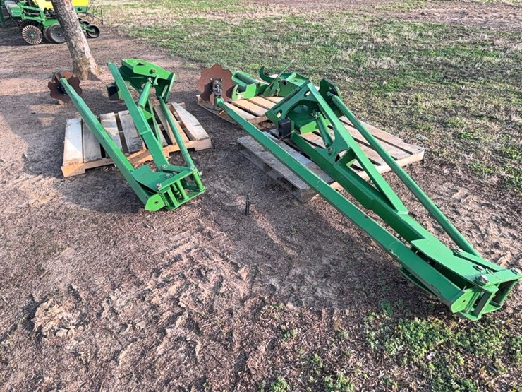 john-deere-12-image-1