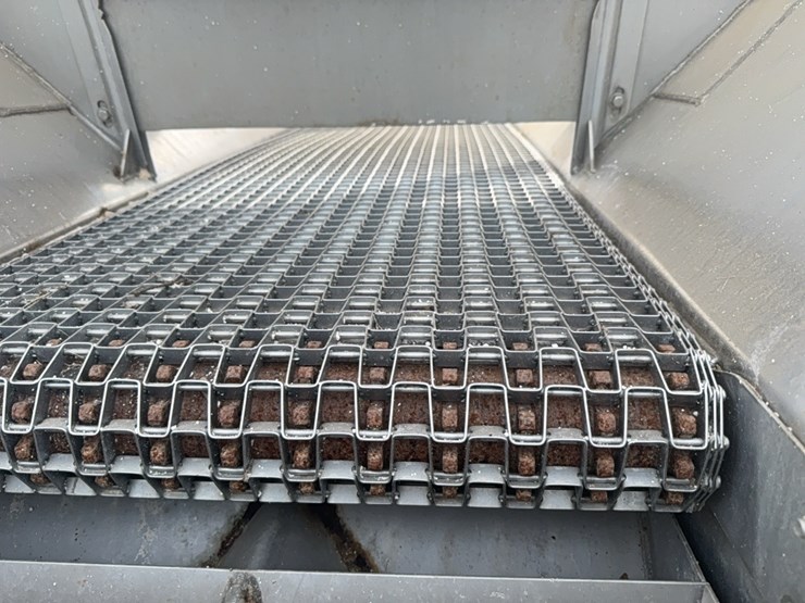 newton-crouch-spreader-cart-image-34