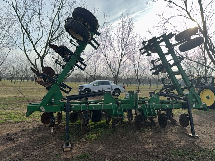 unverferth-ripper-stripper-image-13