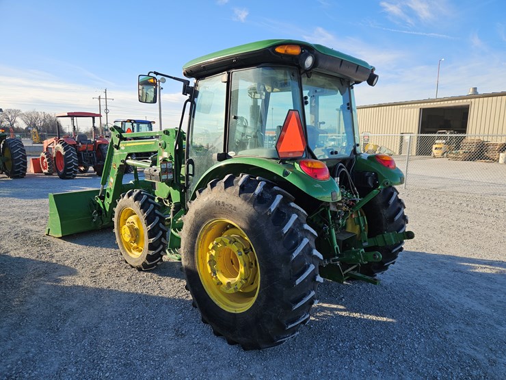 2020-john-deere-5075e-image-15