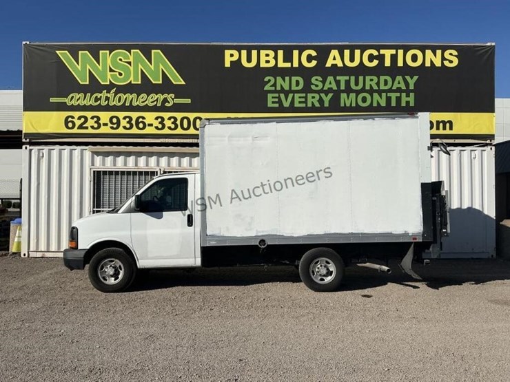 2015-chevrolet-express-3500-image-1