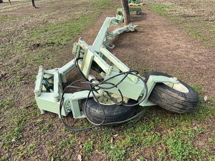 kmc---lift-assist-wheels-image-22