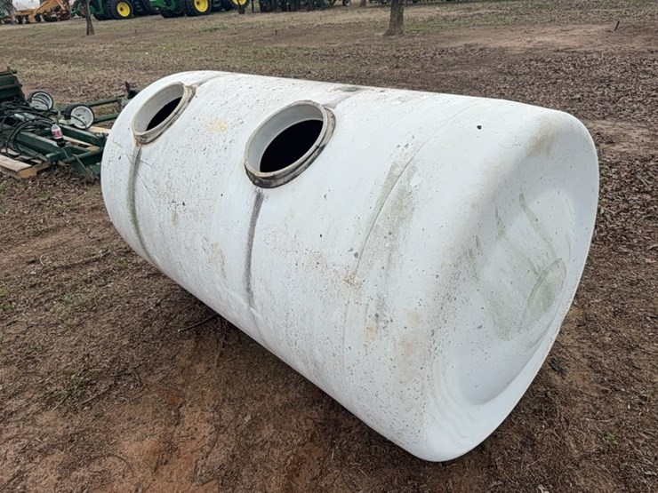 dual-compartment,-fiberglass-tank-appears-to-be-intact-image-7