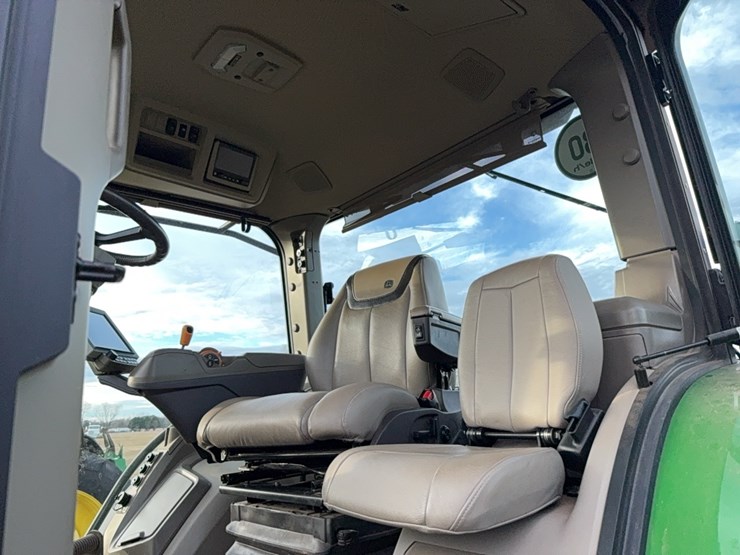 2022-john-deere-8r-410-image-52