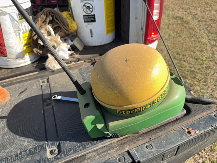 starfire-3000-receiver-with-rtk-radio-￼-image-8