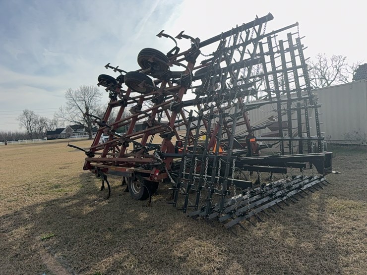 case-ih-tiger-mate-￼-field-cultivator-image-27