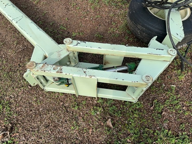 kmc---lift-assist-wheels-image-31