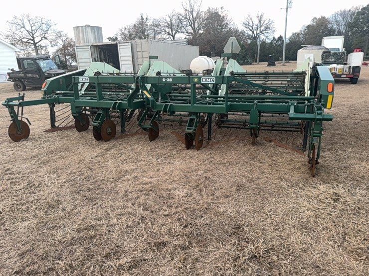 kmc-6-38-(6row-on-38”-only)-peanut-digger/inverter-image-21