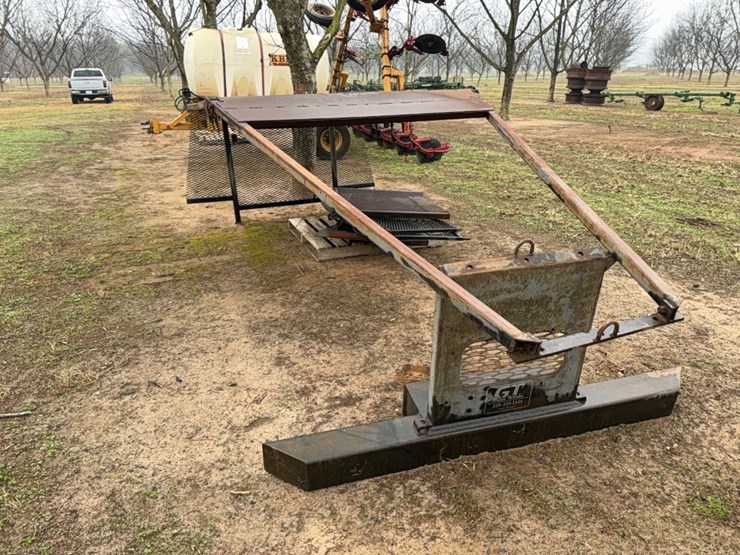 gt-metal-works-tractor-cage-image-11