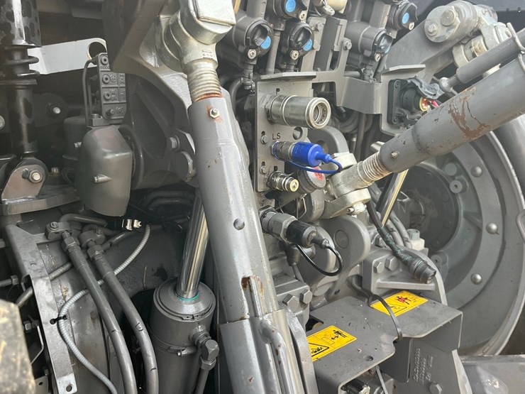 2023-massey-ferguson-8s.265-image-23