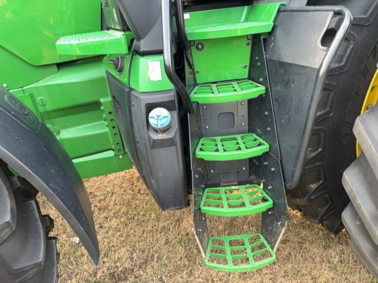 2022-john-deere-8r-410-image-34