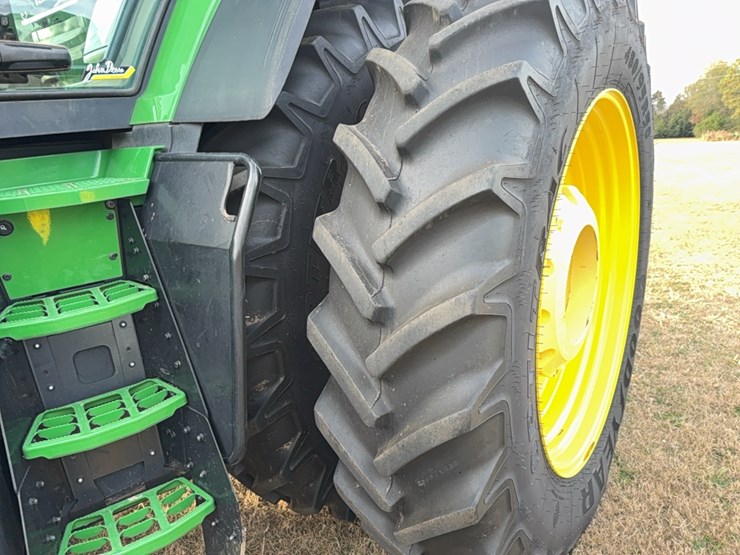 2022-john-deere-8r-410-image-33